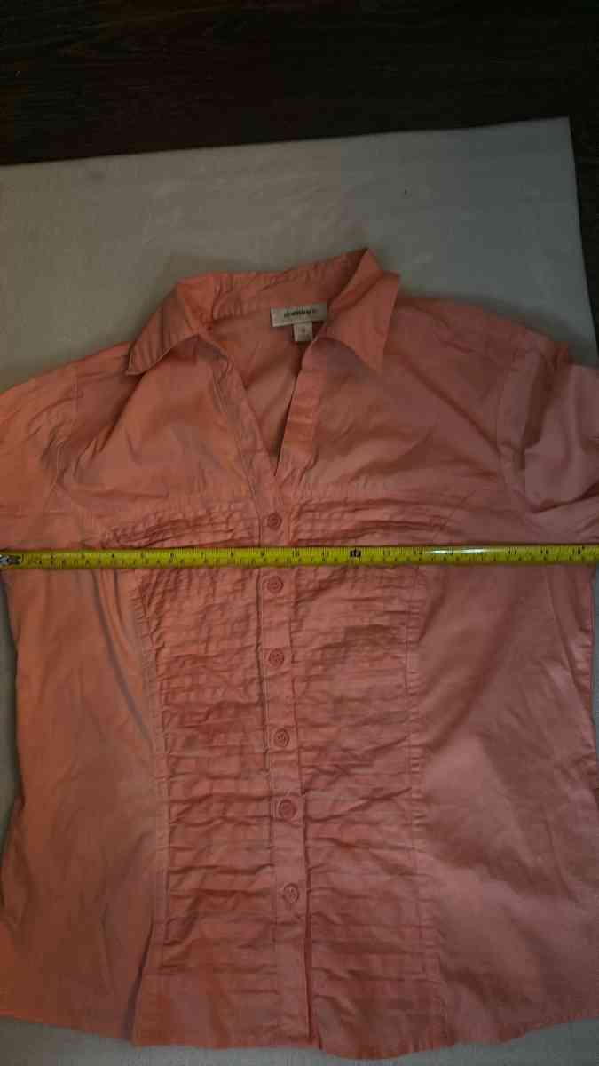 Dress Barn Pleated Front Button Down Blouse Size S Peach