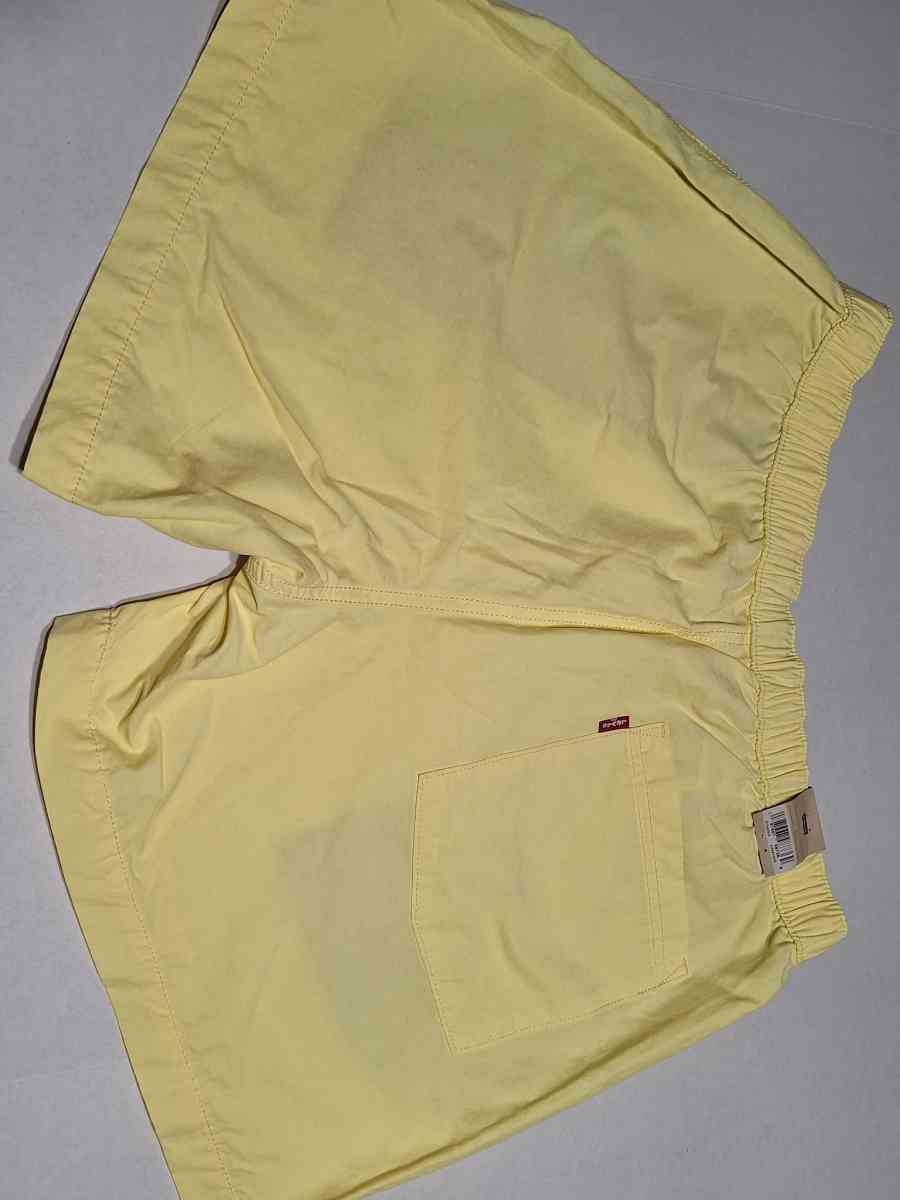Levis MOOD YELLOW Mens XX Chino Easy 6 Shorts Size L
