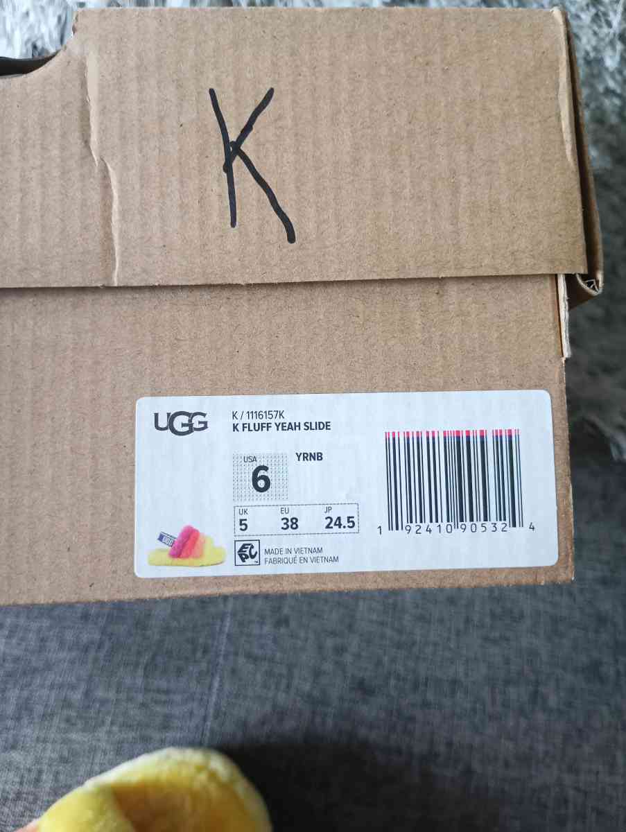 UGG Fluff Yeah Slide Kids Yellow Rainbow size 6 for women