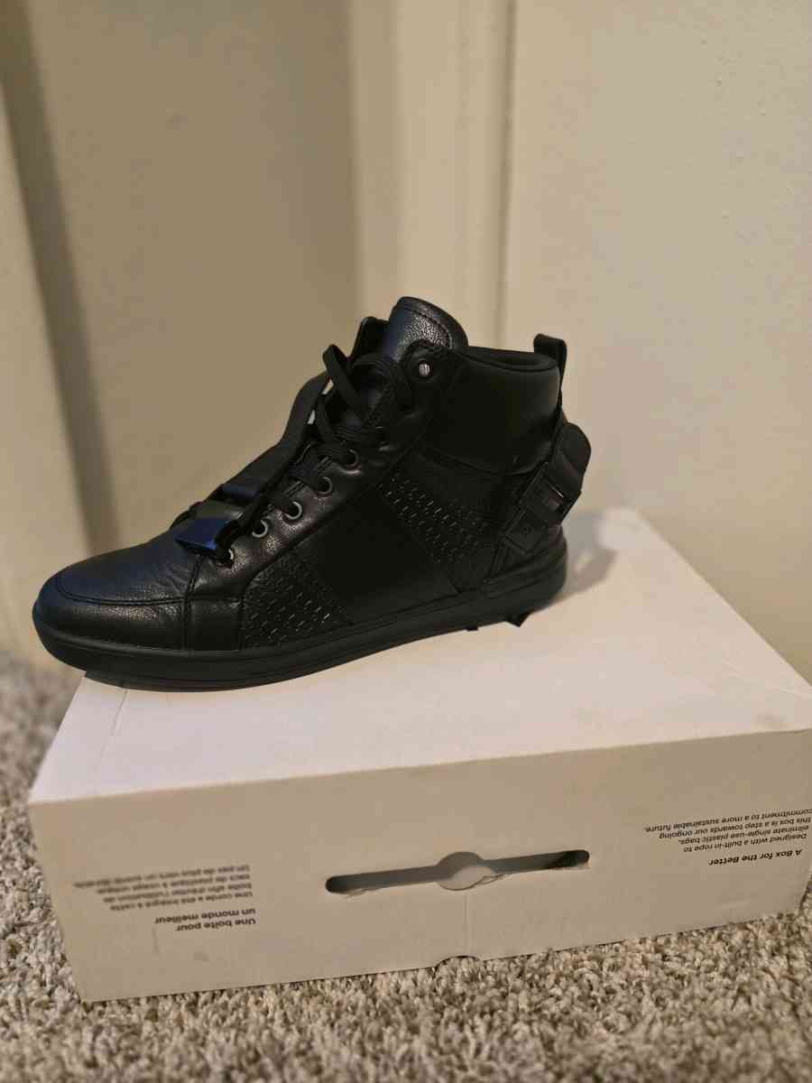 Black Aldo Sneakers With Cleaner