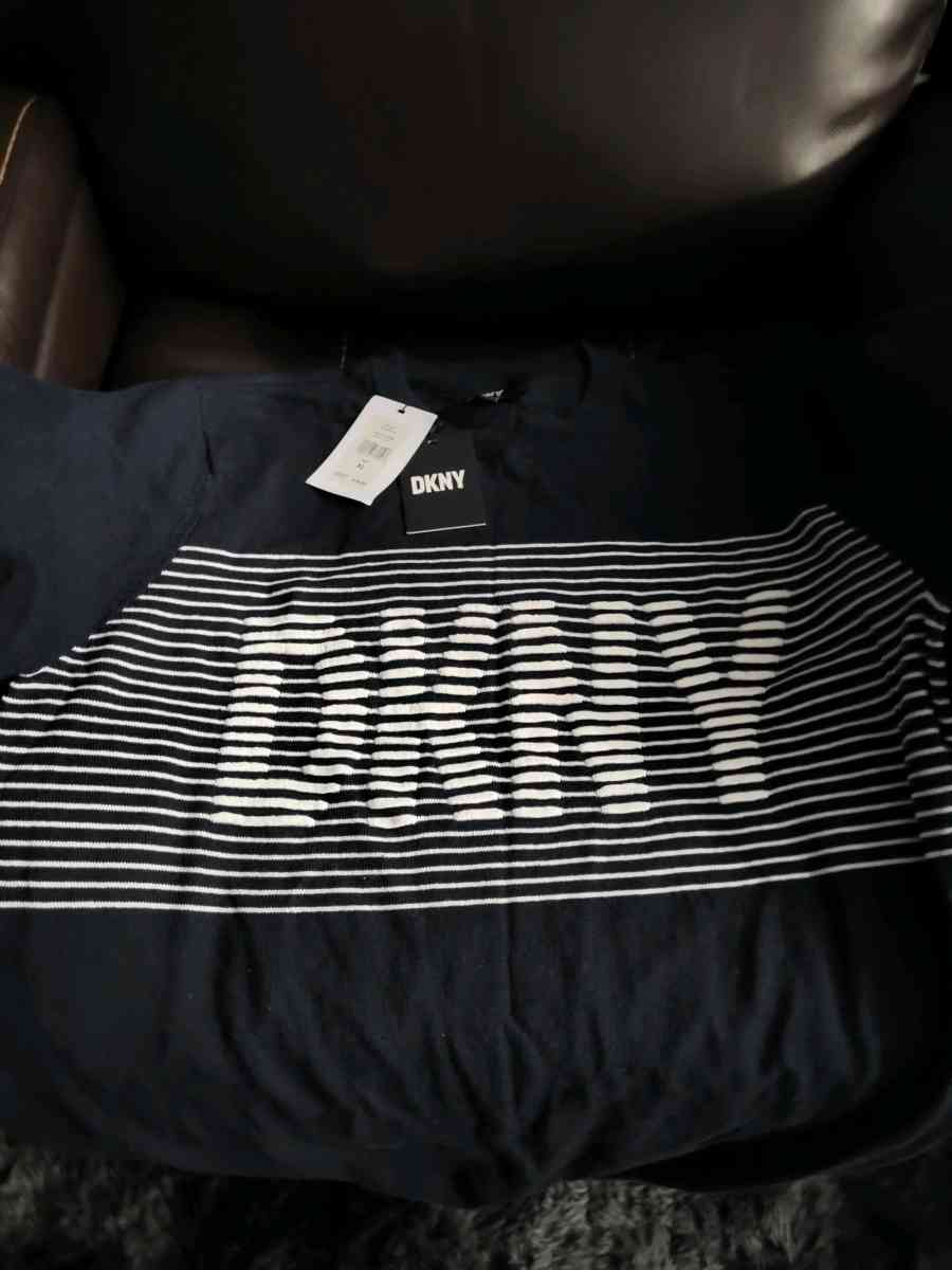 Lightweight XL DKNY Summer Sweater