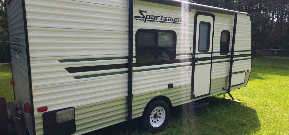 2015 sportsman classic camper 20ft message for more details