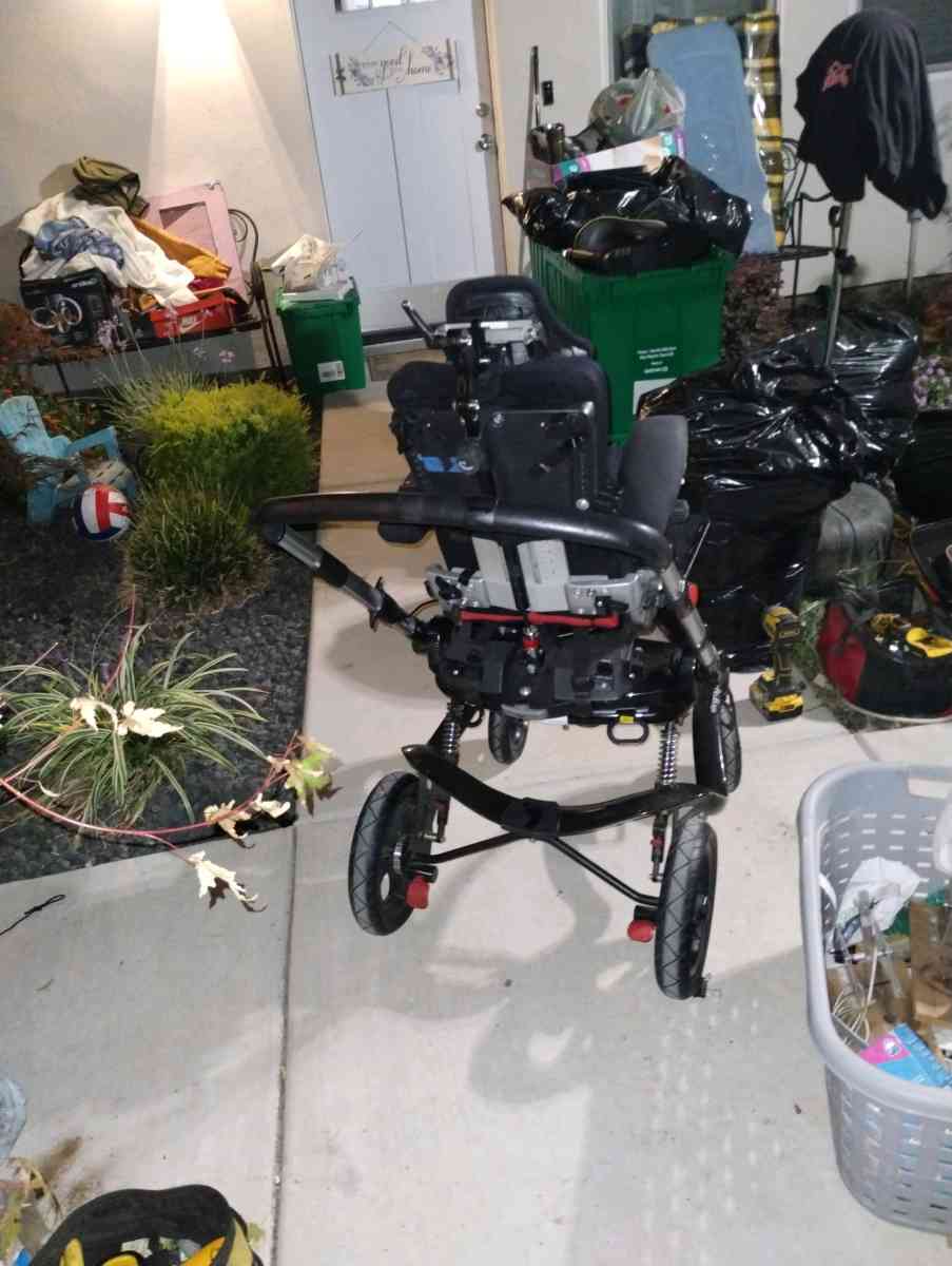 R82 Stingray Pediatric Wheelchair