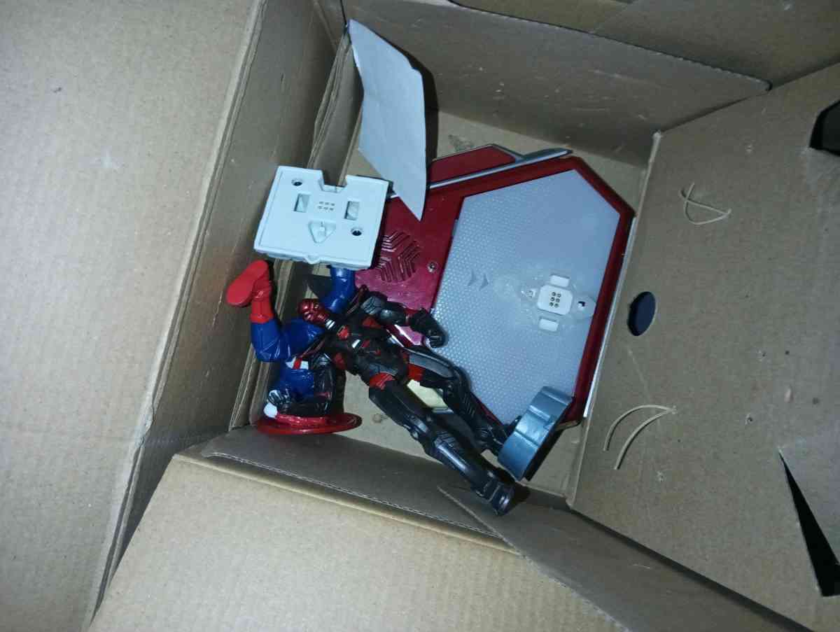 playmation powered by Disney starter pack avengers