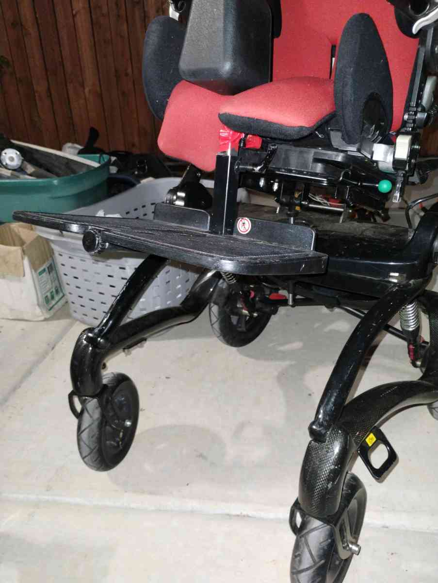 R82 Stingray Pediatric Wheelchair