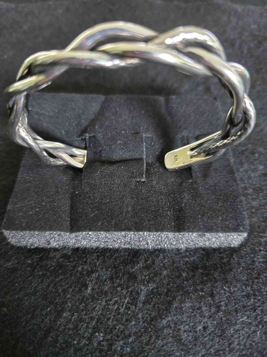 925 Sterling Silver Cross Twist Bracelet