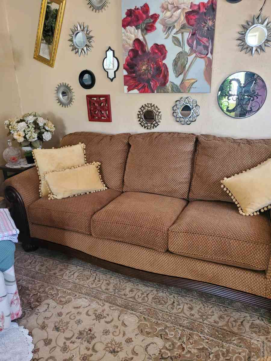 couch chair and ottoman