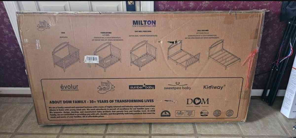 Convertable Crib NEW still in the box