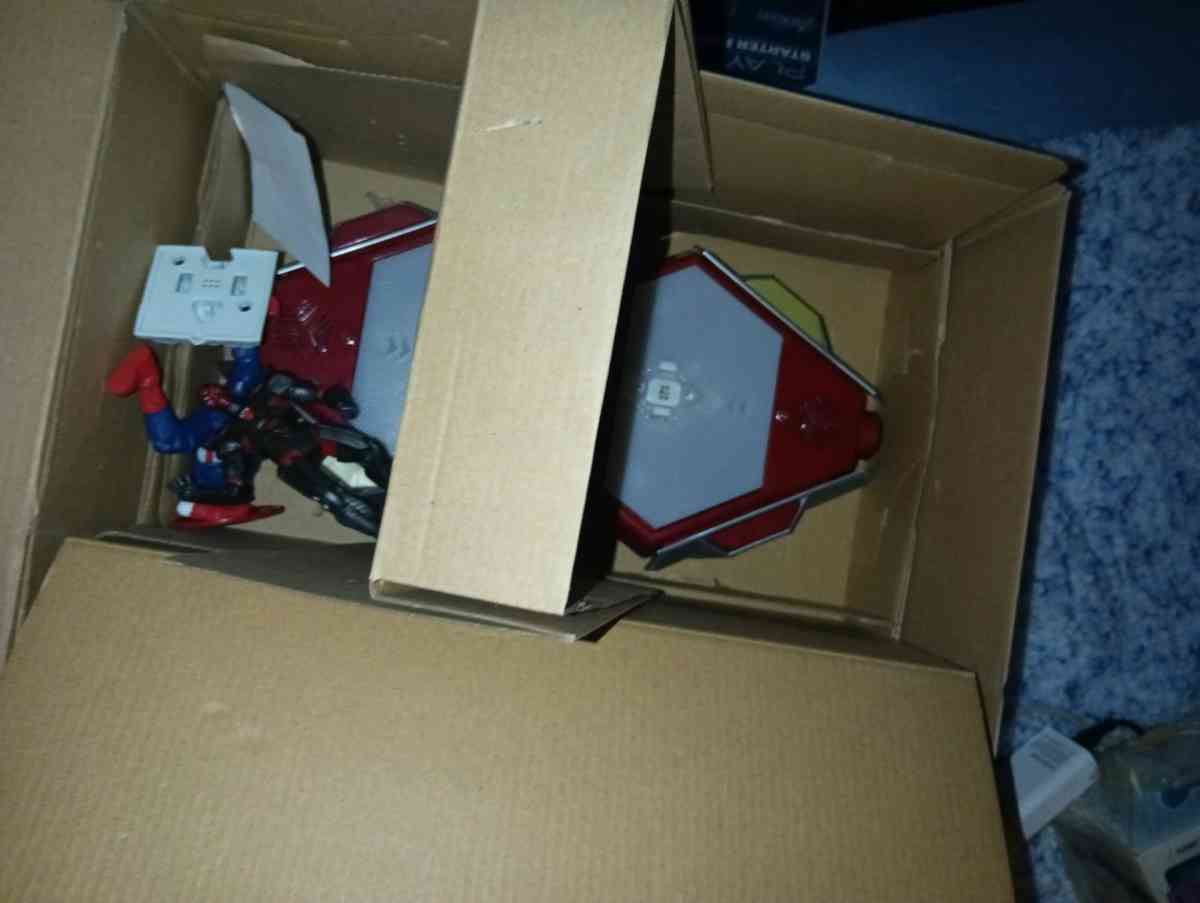 playmation powered by Disney starter pack avengers