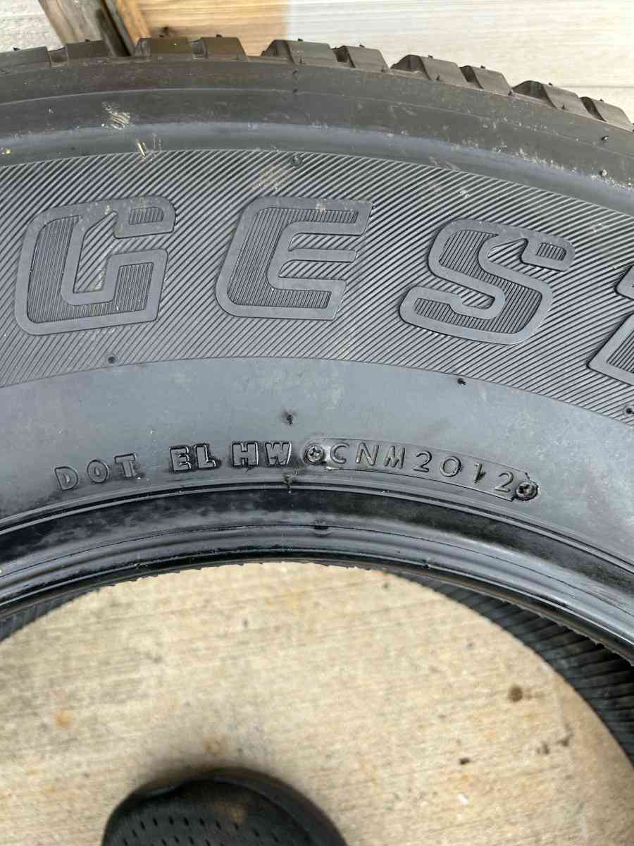 Bridgestone Dueler Tire AT 24575R17