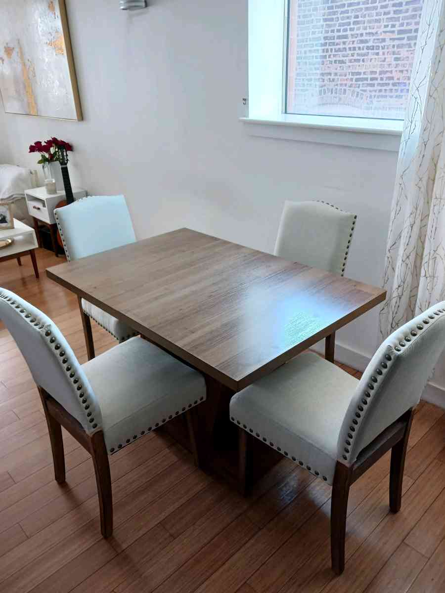 Brand New 4PC Dining Set Bronx Pickup
