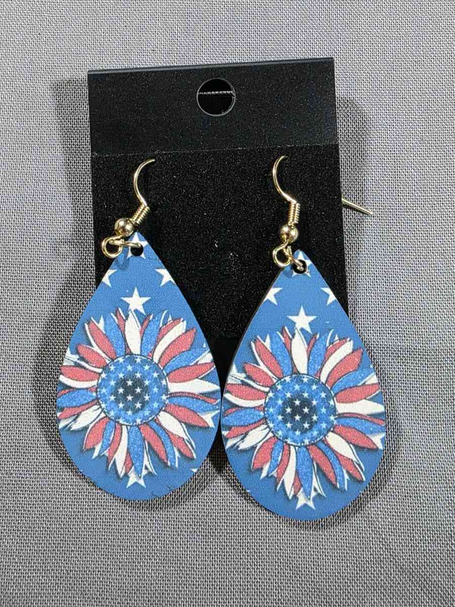 Teardrop earrings patriotic flower