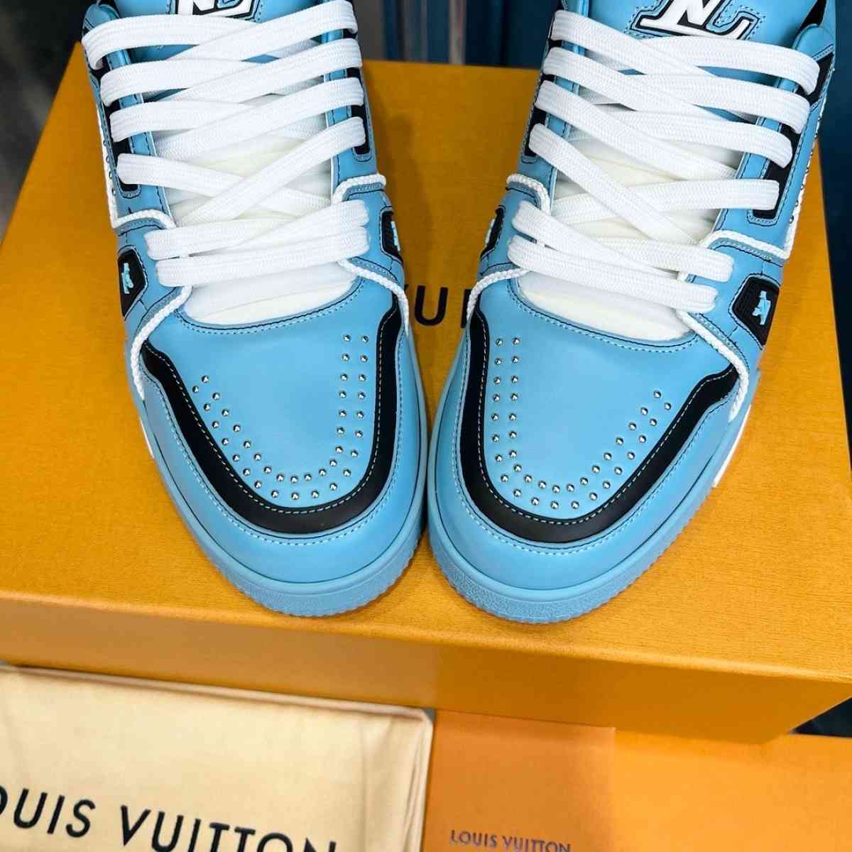 mens LV sneakers