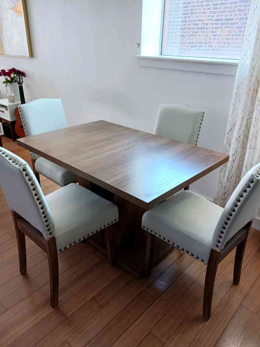 Brand New 4PC Dining Set Bronx Pickup