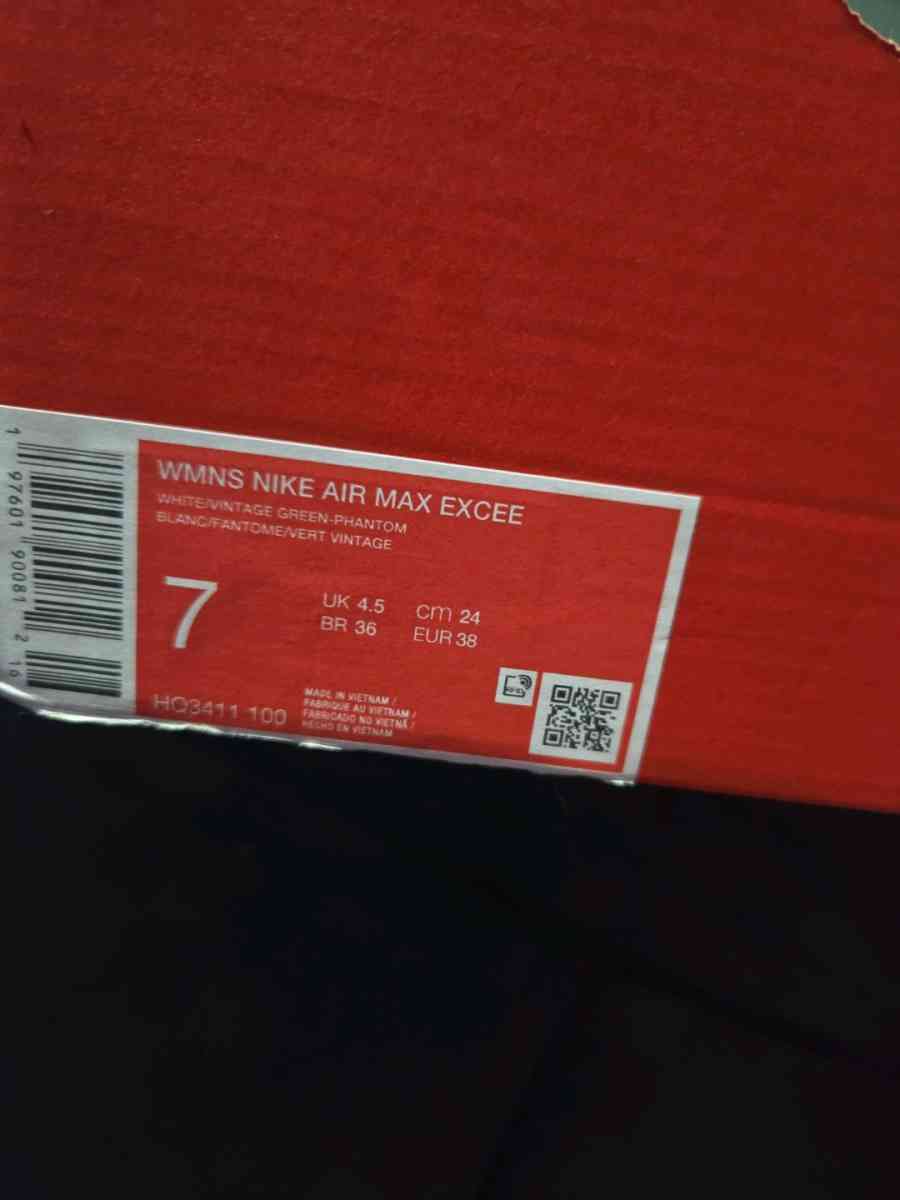 brand new womens nike