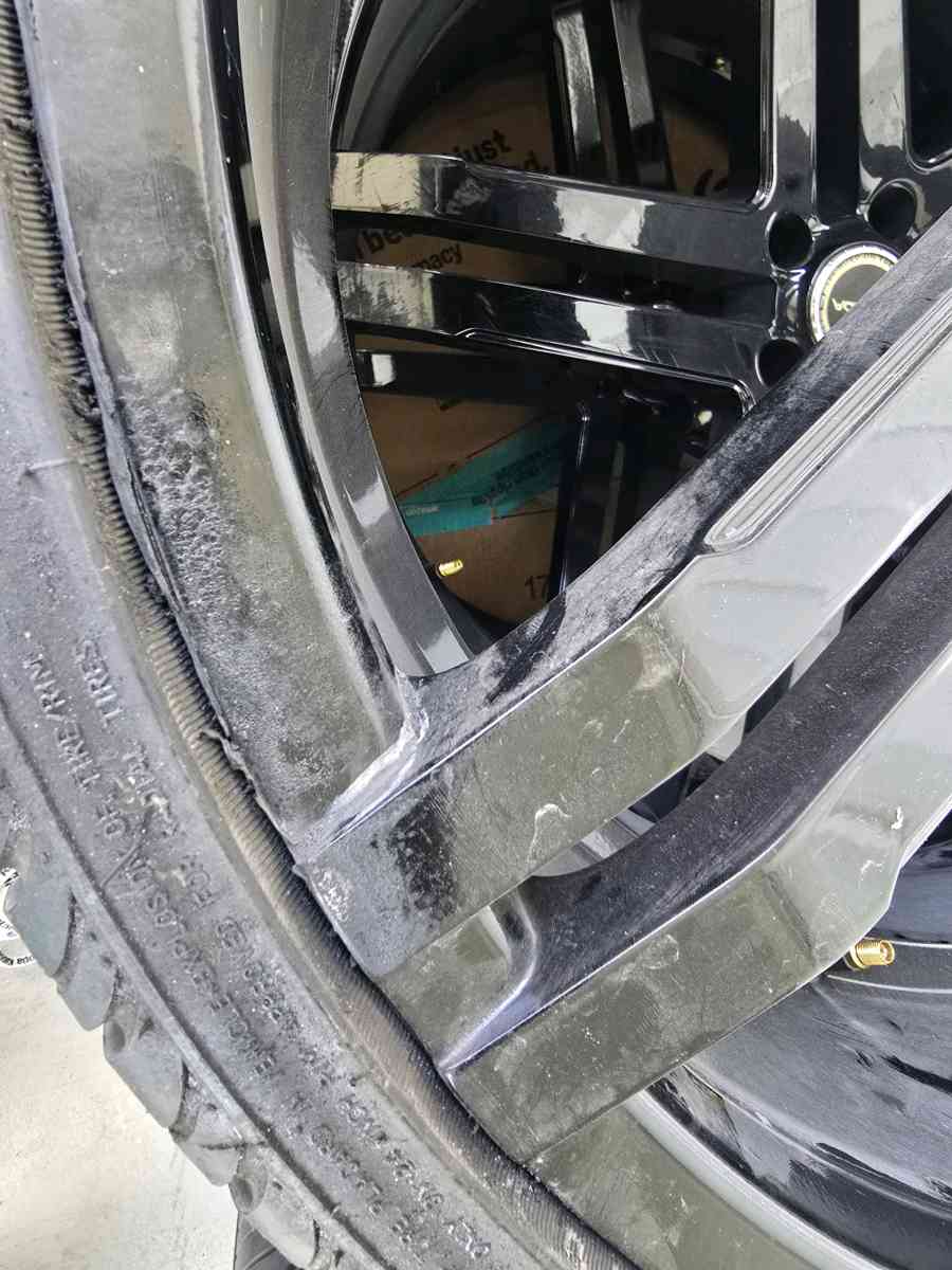 24x9 inch strada rims bolt pattern is 5x114