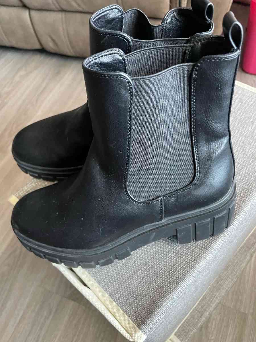 Black boots