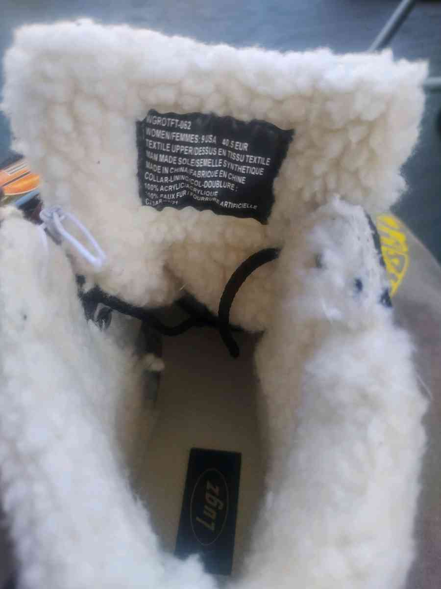 Lugz Womens Grotto Fleece Fashion Boot Size 9