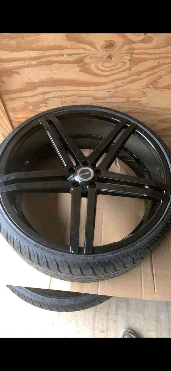 24x9 inch strada rims bolt pattern is 5x114