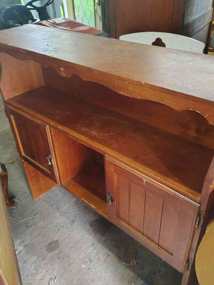 dressers and a headboard