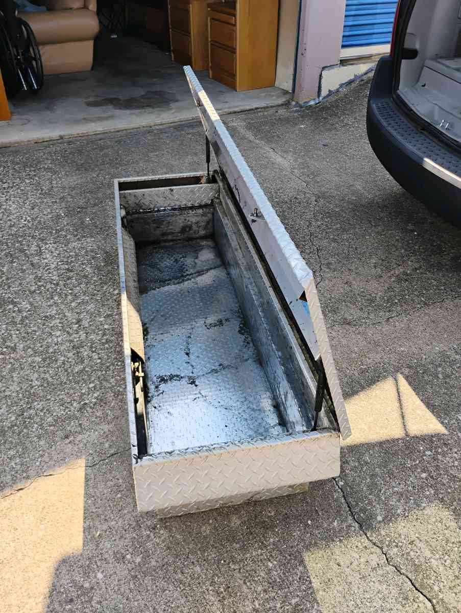 Galvanized steel diamond plate truck tool box 125 OBO