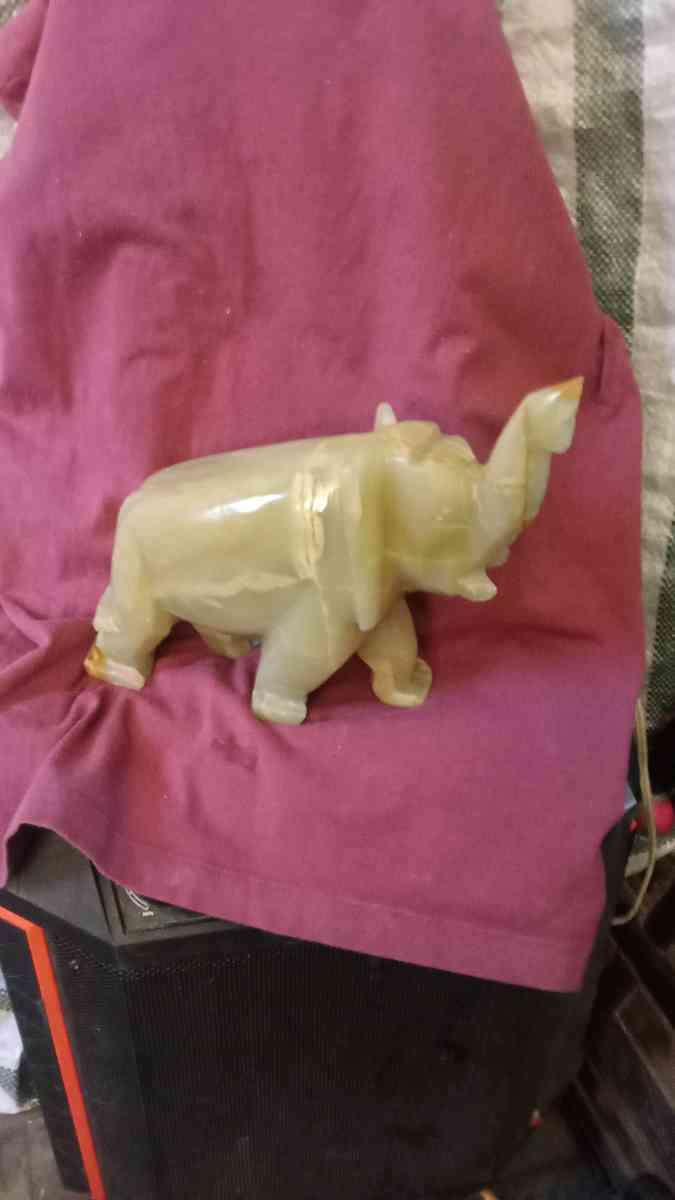 Green Onyx Elephant Figurine  Hand Carved Stone Decor