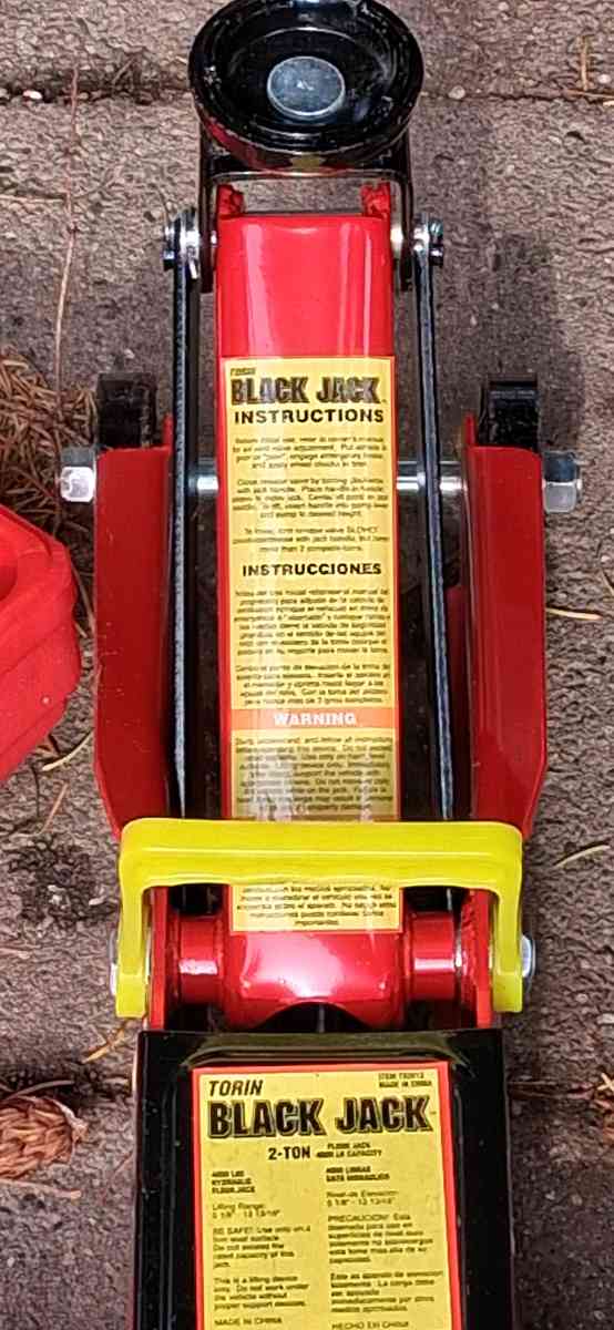 Torin Black Jack  Big Red 2Ton Hydraulic Floor Jack