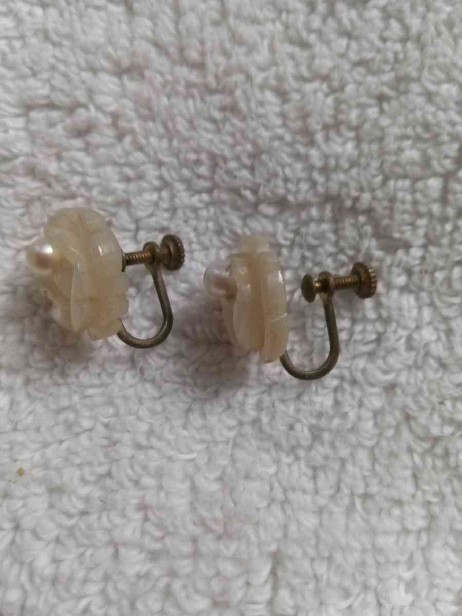 3pc Vintage Earring and Broach Jewelry Bundle