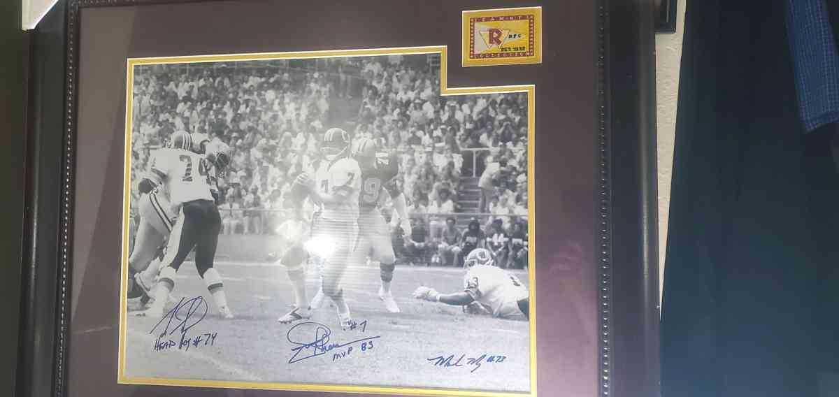 Autograph Picture of the Washington  redskins