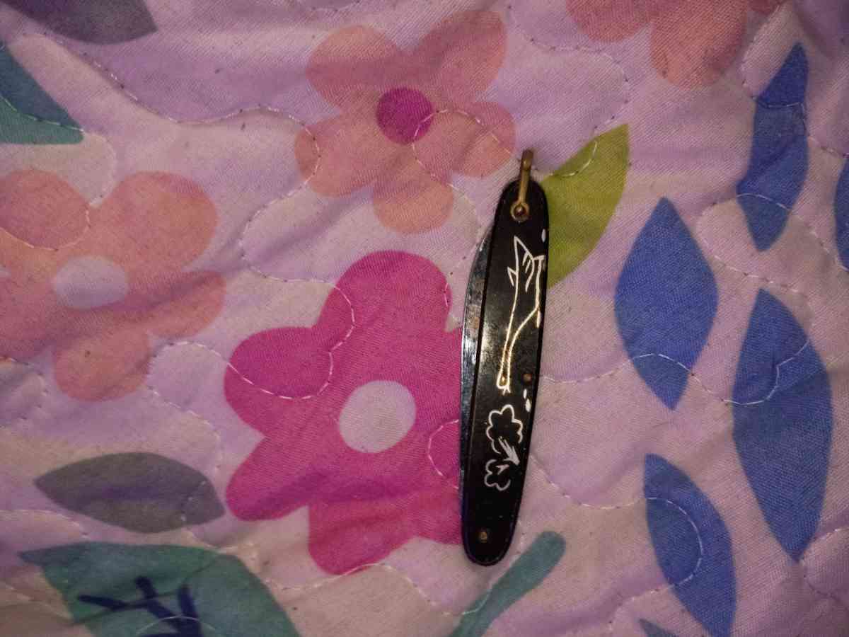 kershaw Victoronix and Chinese pen knife