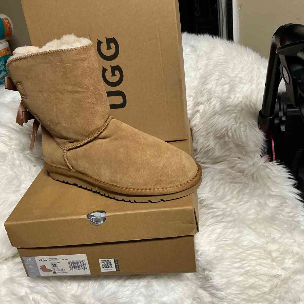 UGGS BOOTS