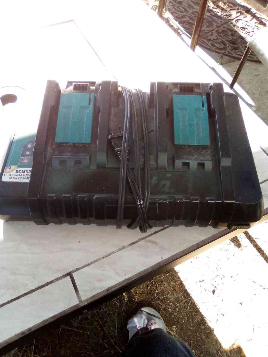 Makita double charger