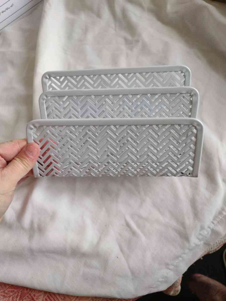 White organizer