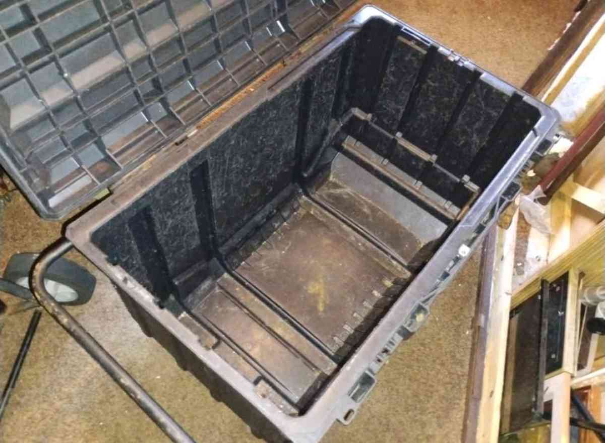 Husky Rolling Tool Box