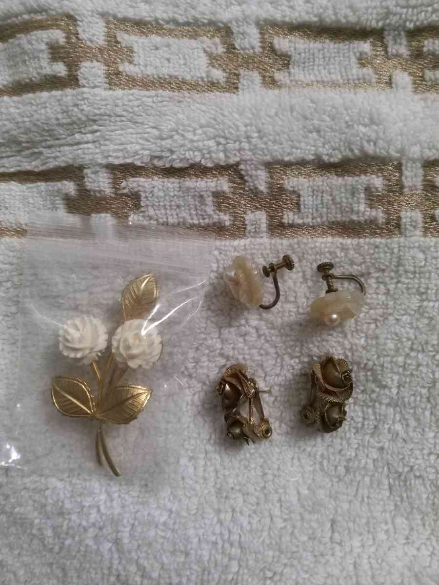 3pc Vintage Earring and Broach Jewelry Bundle
