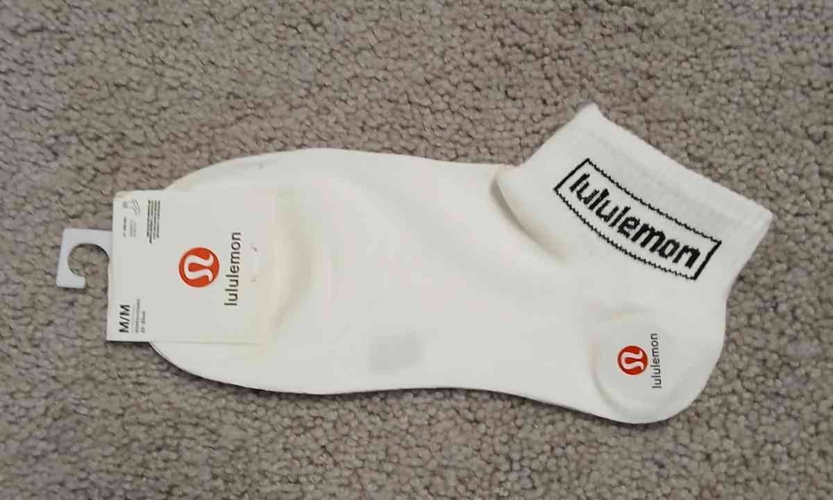 5 Lululemon Ankle Socks Medium