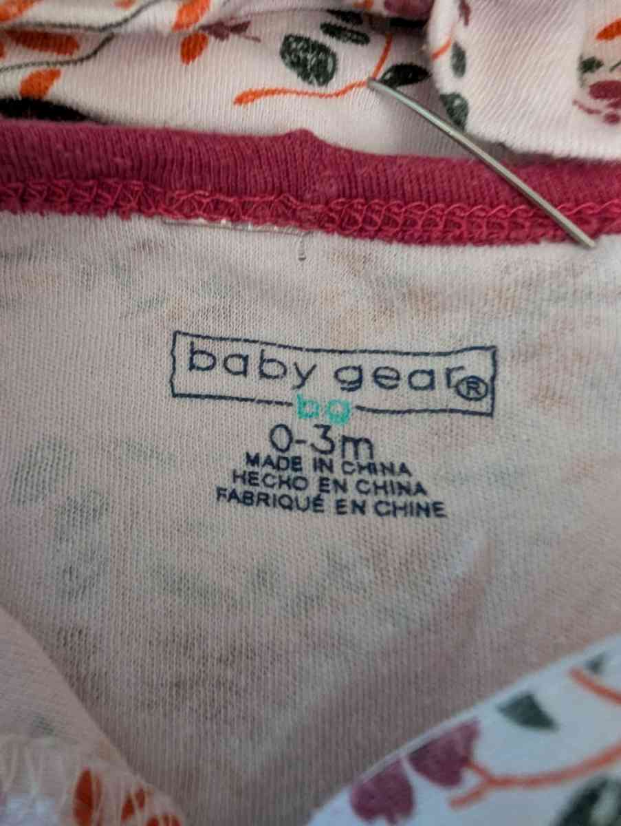 Baby flowery pink sleepsuit with feet and headband