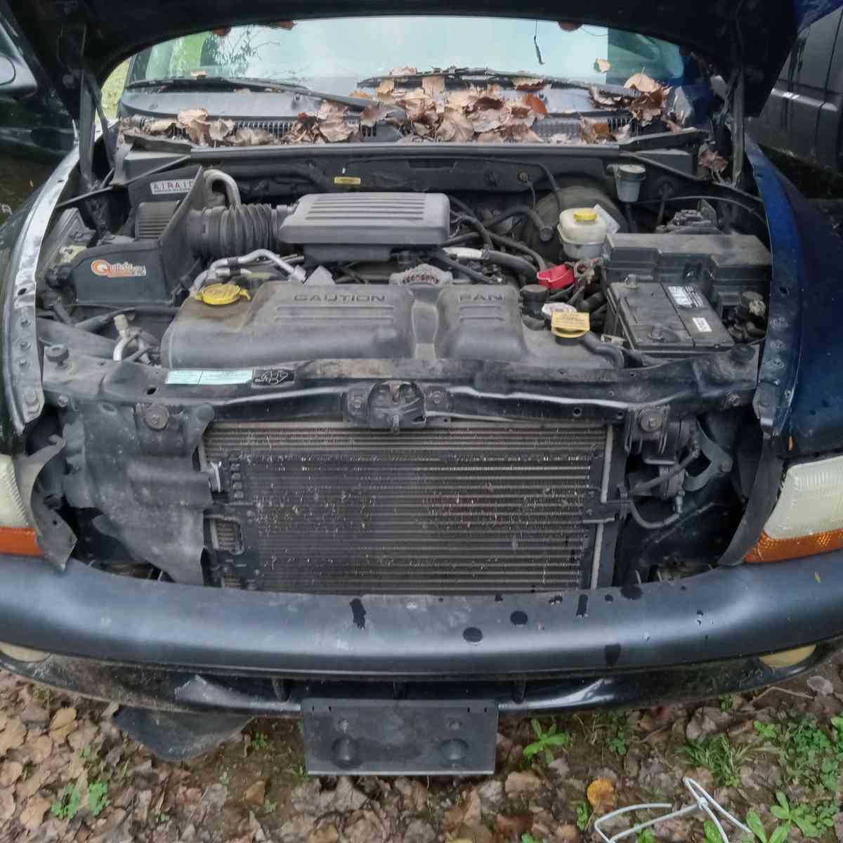 01 dakota sport extcab 47 v8 5spd  needs transmission repair