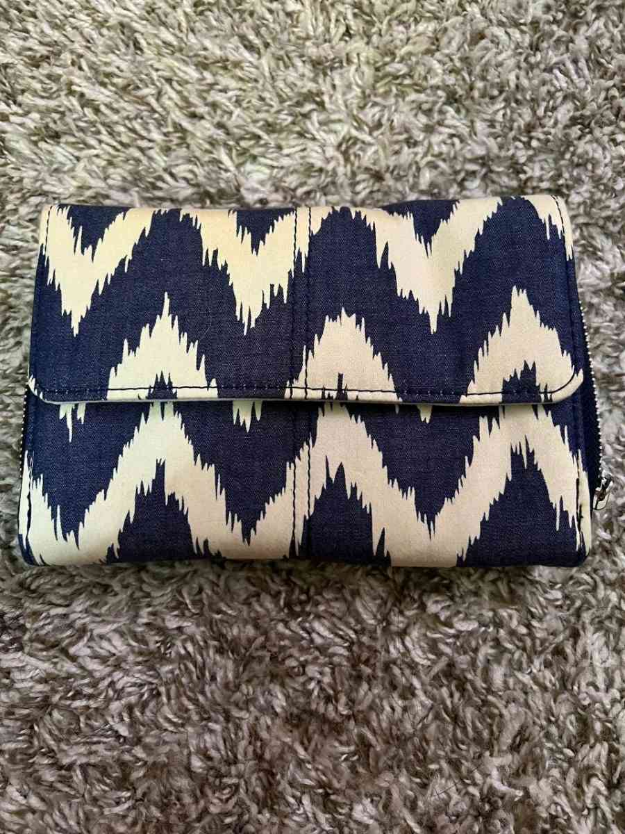 Jewell Tons of Funds Crossbody Bag by thirtyone