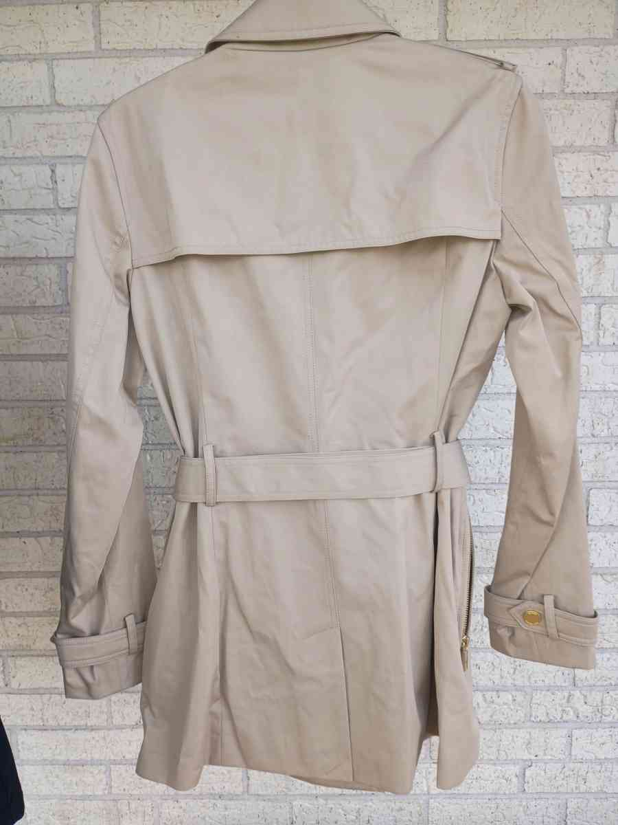 Micheal kors trench size M