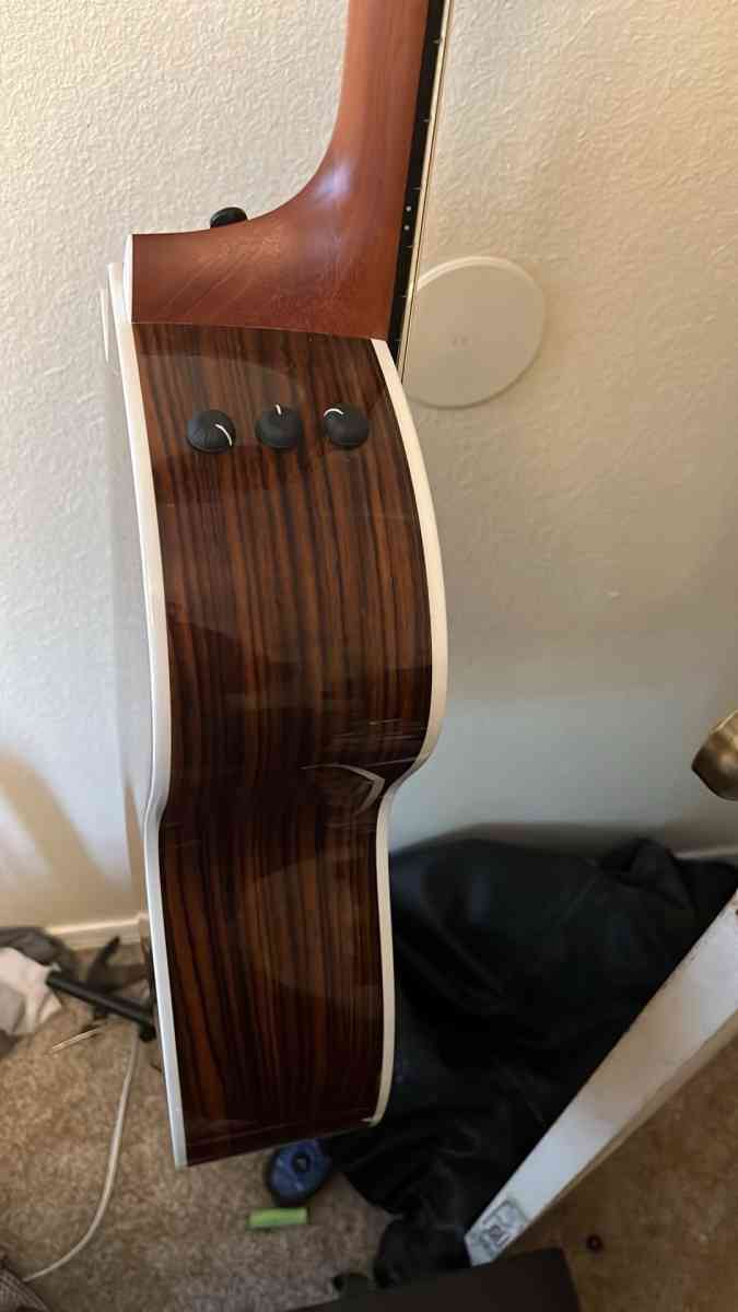 Taylor guitar 214ce dlx