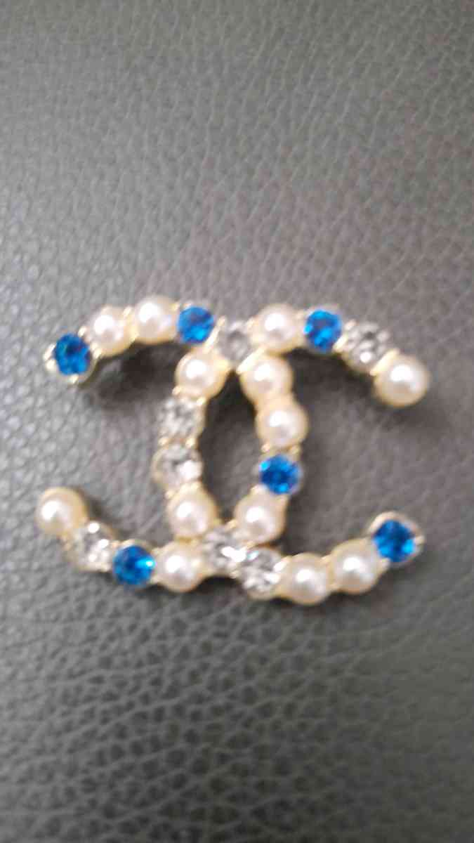 Women Brooches with Stamps