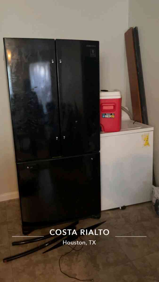 Samsung French Door Refrigerator  WORKS GREAT