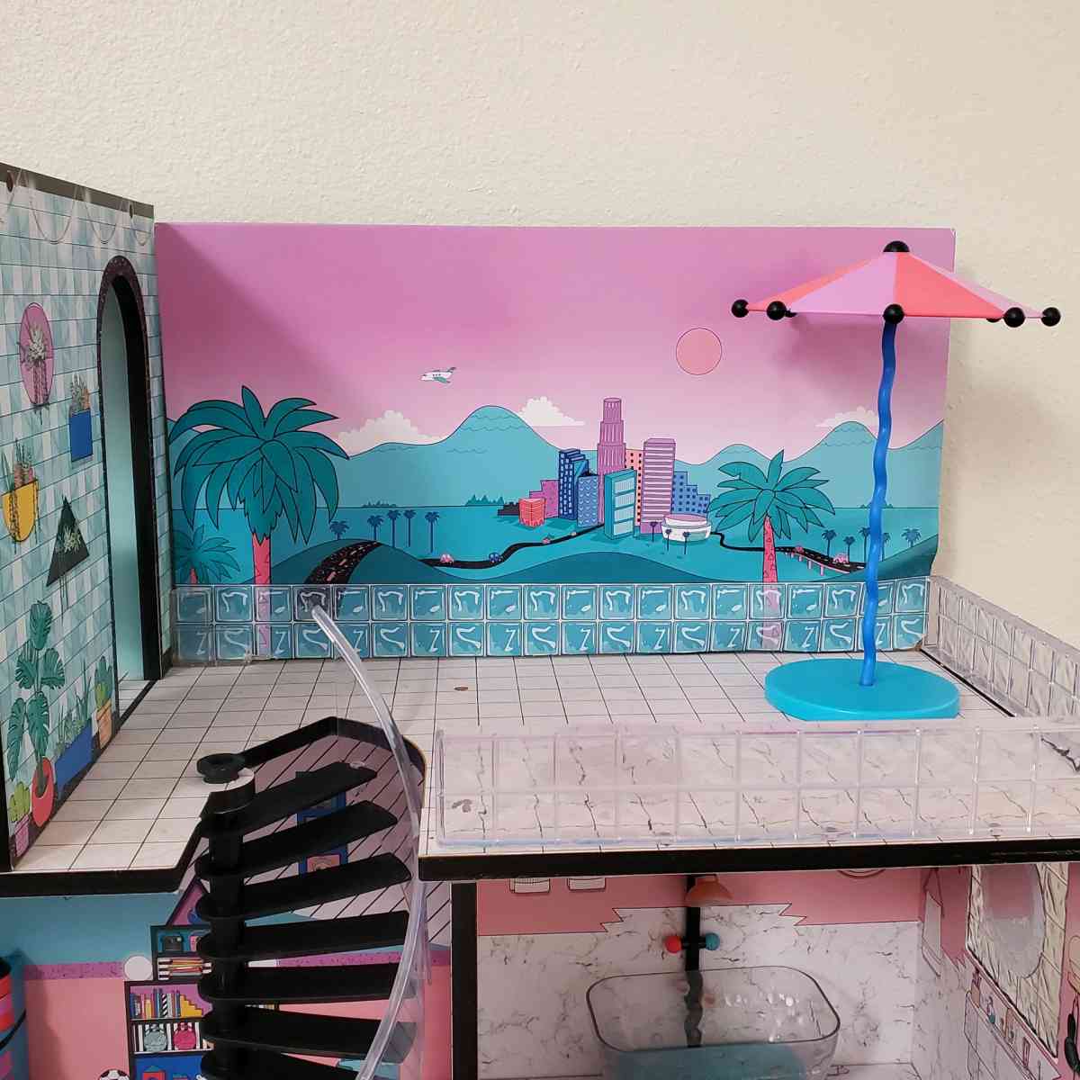 LOL Dollhouse Read Description