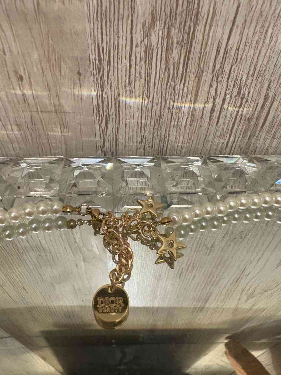 GWP CD pearl gold accent necklace