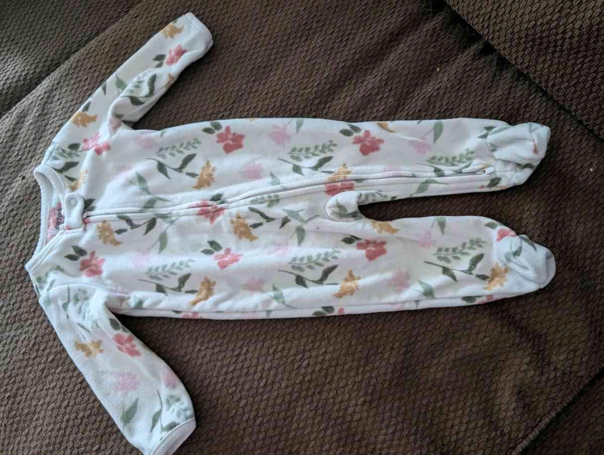 Warm sleepsuit with feet