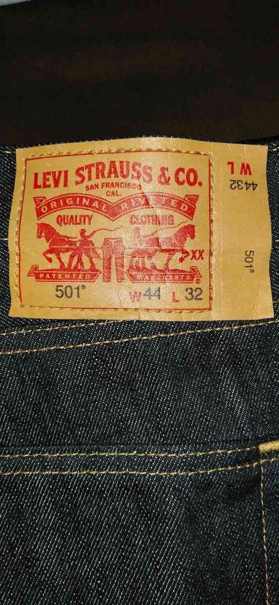 501 Levi jeans brand new size W44 L32 black in color Black