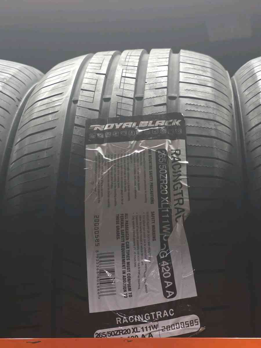 ROYAL BLACK 265 50zR20 Racing Trac