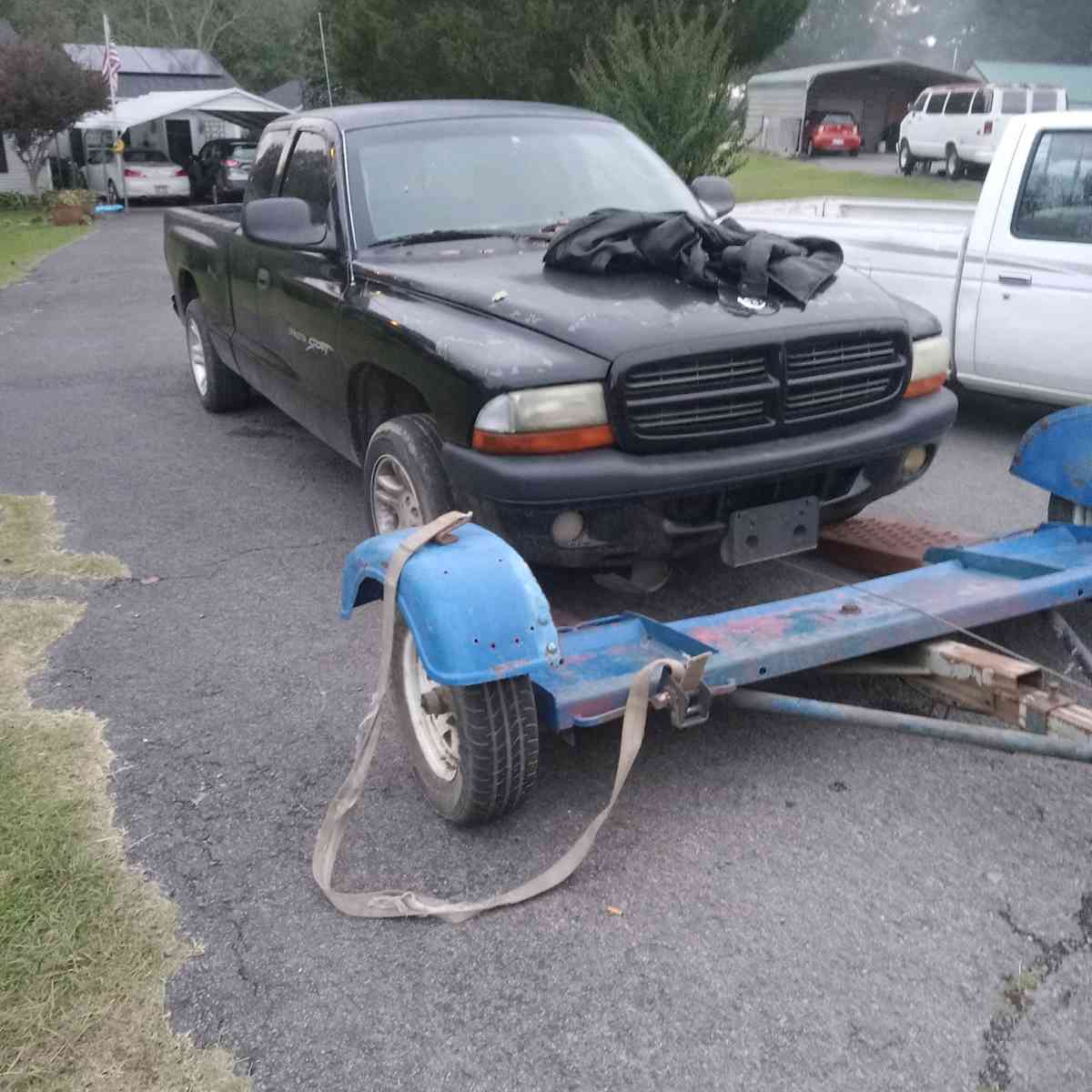 01 dakota sport extcab 47 v8 5spd  needs transmission repair