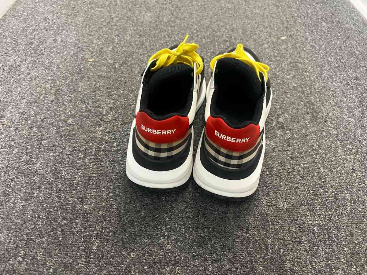 Burberry Gucci Mens Designer